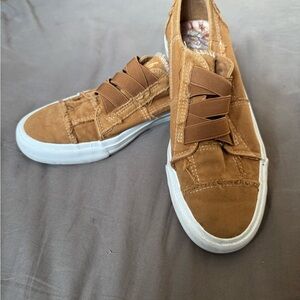 Like New!🔥 Blowfish Marley Tan Slip-On Sneakers